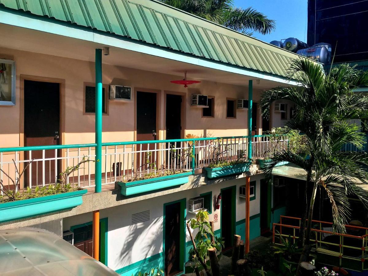 Park Vil-La Apartelle Ciudad Quezon Exterior foto